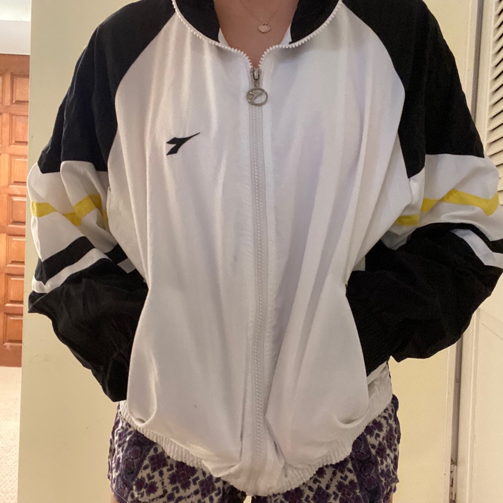 Super cute windbreaker